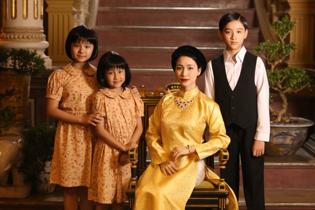 Sao Việt 24H: Vũ Cát Tường, Hoa hậu Tiểu Vy khiến khán giả bất ngờ với tạo hình mới ảnh 5