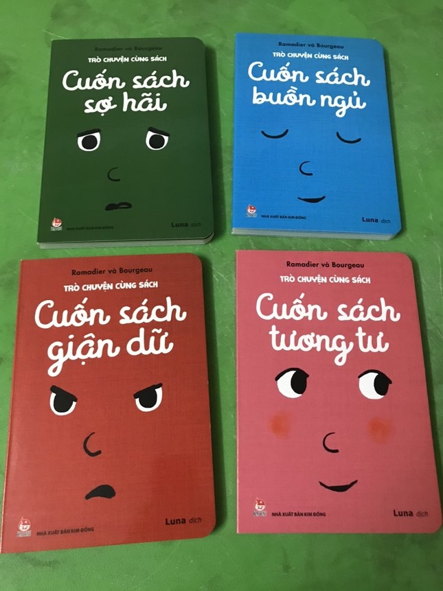 “Cuốn sách vàng trong làng ru ngủ”, vừa nhìn thấy bìa thôi đã muốn lăn ra rồi! ảnh 5