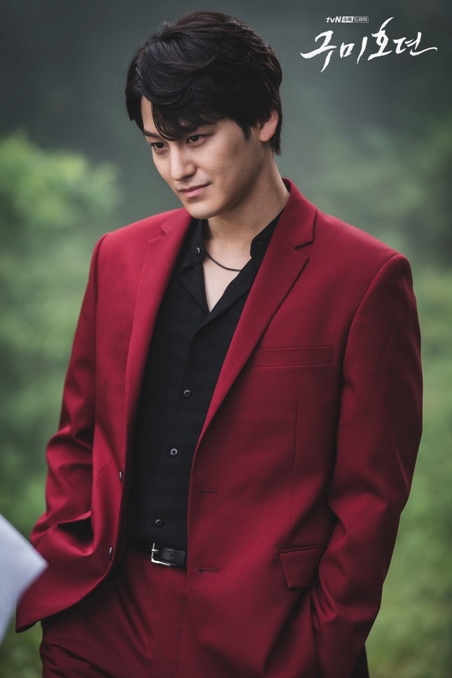 Chị em háo hức đợi Lee Dong Wook, Kim Bum xuất hiện trong thân phận ''Cửu vĩ hồ“ ảnh 2