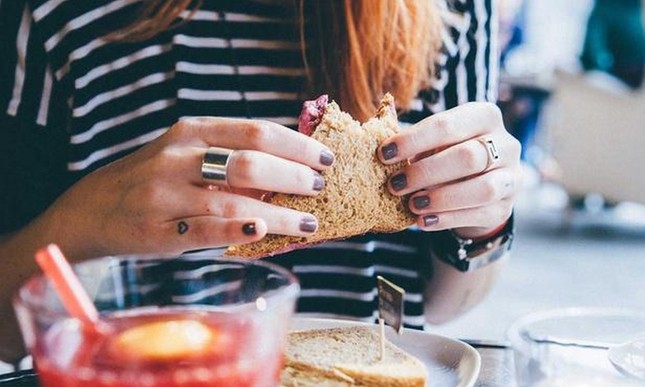 Làm sao để giữ được cân nặng ổn định mà không phải "bóp mồm bóp miệng"? ảnh 2