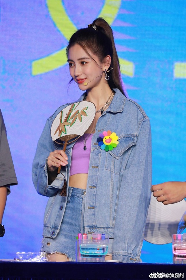 “Gái một con” Angela Baby xuất hiện như thiếu nữ đôi mươi trên show thực tế ảnh 4