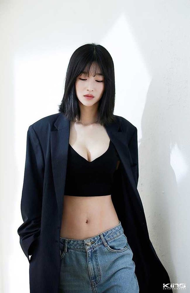 Lý do giúp Seo Ye Ji sở hữu vòng eo “siêu thực” không phải do ăn kiêng hay tập thể thao ảnh 3