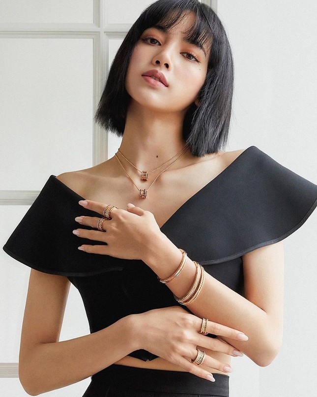 Lisa (BLACKPINK) được chọn làm đại sứ thương hiệu toàn cầu của nhãn hiệu xa xỉ BVLGARI ảnh 1