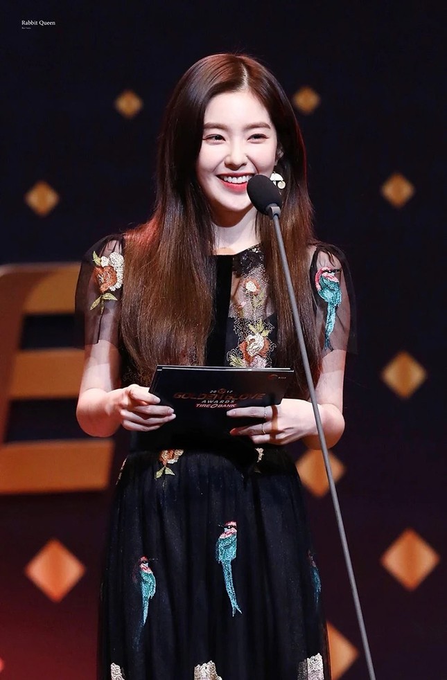 Đụng hàng Jennie, Lisa, Irene, YoonA, “chị đẹp” Son Ye Jin được khen hay bị chê nhiều hơn? ảnh 4