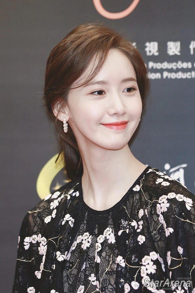 Đụng hàng Jennie, Lisa, Irene, YoonA, “chị đẹp” Son Ye Jin được khen hay bị chê nhiều hơn? ảnh 12