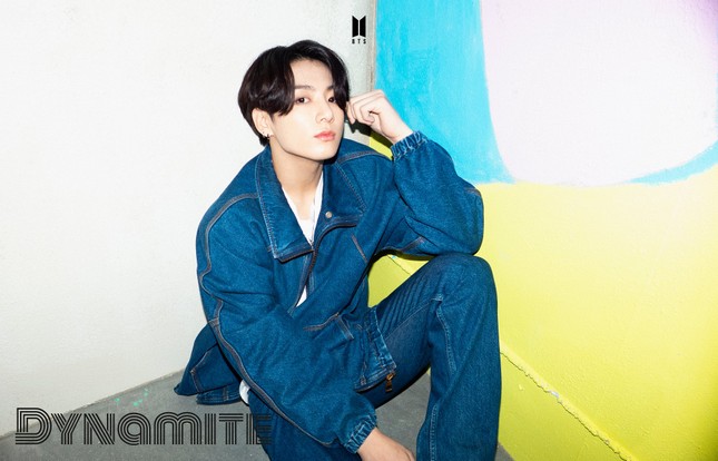 Chưa đầy 12 giờ sau khi phát hành MV Dynamite, BTS đã rải “thính” về một MV Dynamite khác ảnh 1