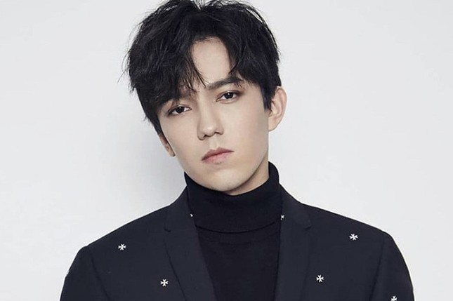 Top 10 Sao Nam Hấp Dẫn Nhất Châu Á 2020: Cực bất ngờ, chỉ có duy nhất 1 thành viên BTS! ảnh 9