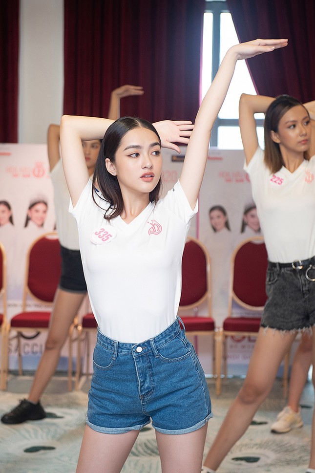 Hoa Hậu Việt Nam: Biên đạo Kim Anh giải đáp thắc mắc đi thi Hoa hậu học nhảy để làm gì? ảnh 4