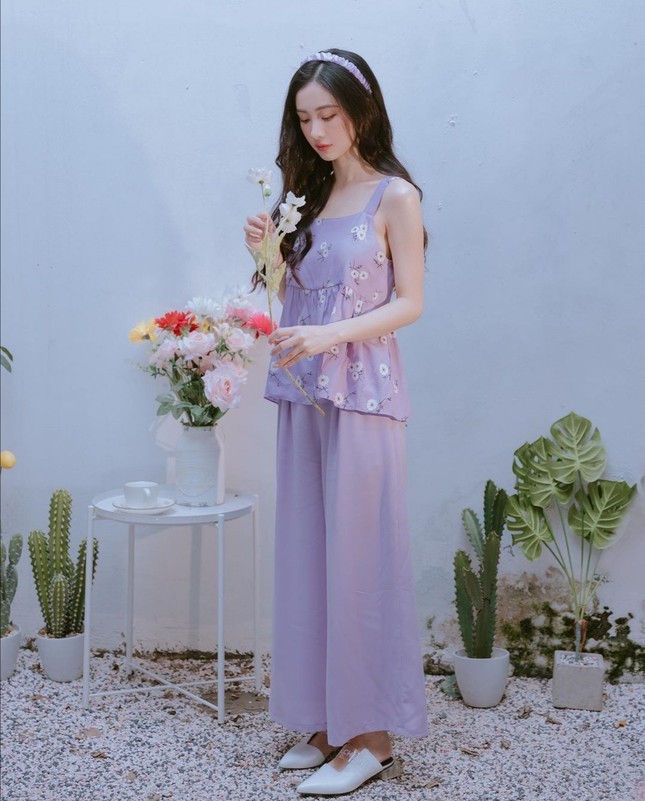 Học Quỳnh Anh Shyn, Jun Vũ, AMEE… cách phối sắc tím với trang phục Thu Đông cực đẹp ảnh 5