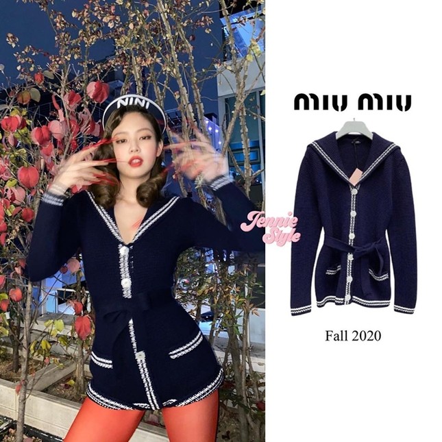 Pha đụng hàng cực hot của Jennie BLACKPINK với Selena Gomez: Ảnh điện thoại vs ảnh tạp chí ảnh 2