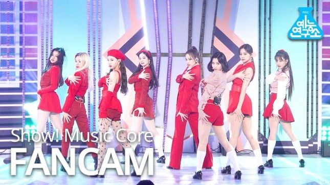 Netizen Hàn năn nỉ stylist cho TWICE “bê” trang phục album phiên bản Retro lên sân khấu ảnh 2