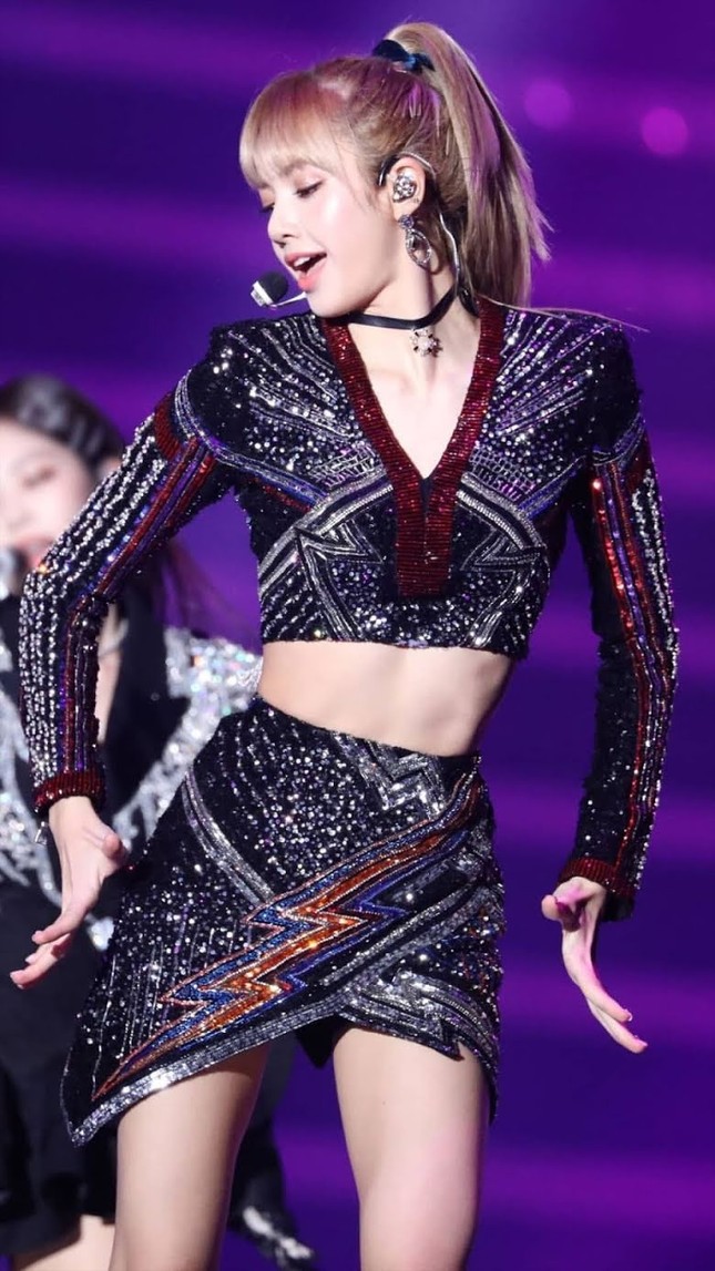 aespa lại hứng thị phi vì nhân vật ảo của Ningning giống y chang Lisa (BLACKPINK) ảnh 4