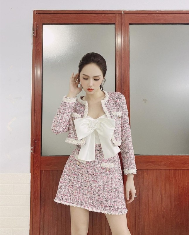 Mỹ nhân Việt đọ sắc với trang phục dạ: Lan Ngọc, Ngọc Trinh, DJ Mie, ai mix đồ cao tay hơn ảnh 6