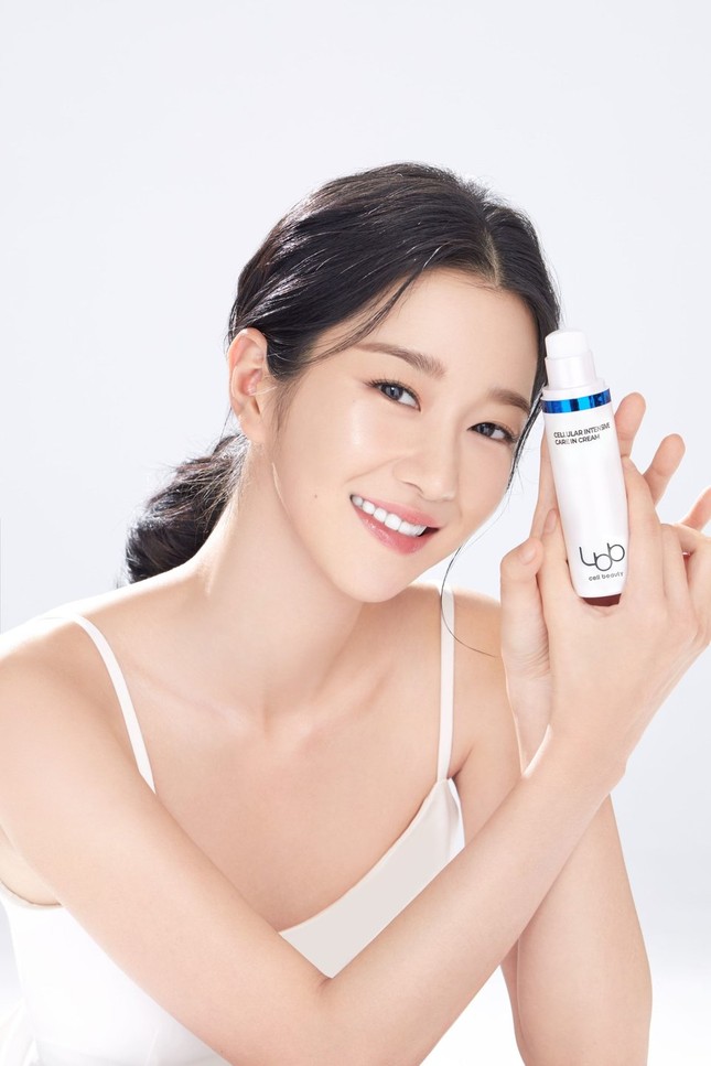 Seo YeJi đúng là “lão hóa ngược”, loạt ảnh quảng cáo mỹ phẩm mới nhất của cô là bằng chứng ảnh 5