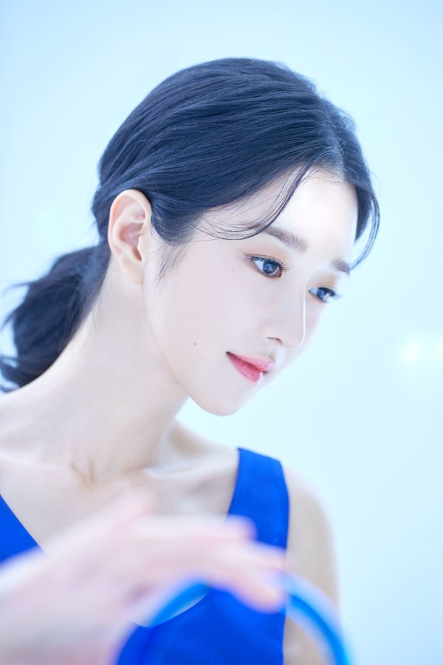 Seo YeJi đúng là “lão hóa ngược”, loạt ảnh quảng cáo mỹ phẩm mới nhất của cô là bằng chứng ảnh 6
