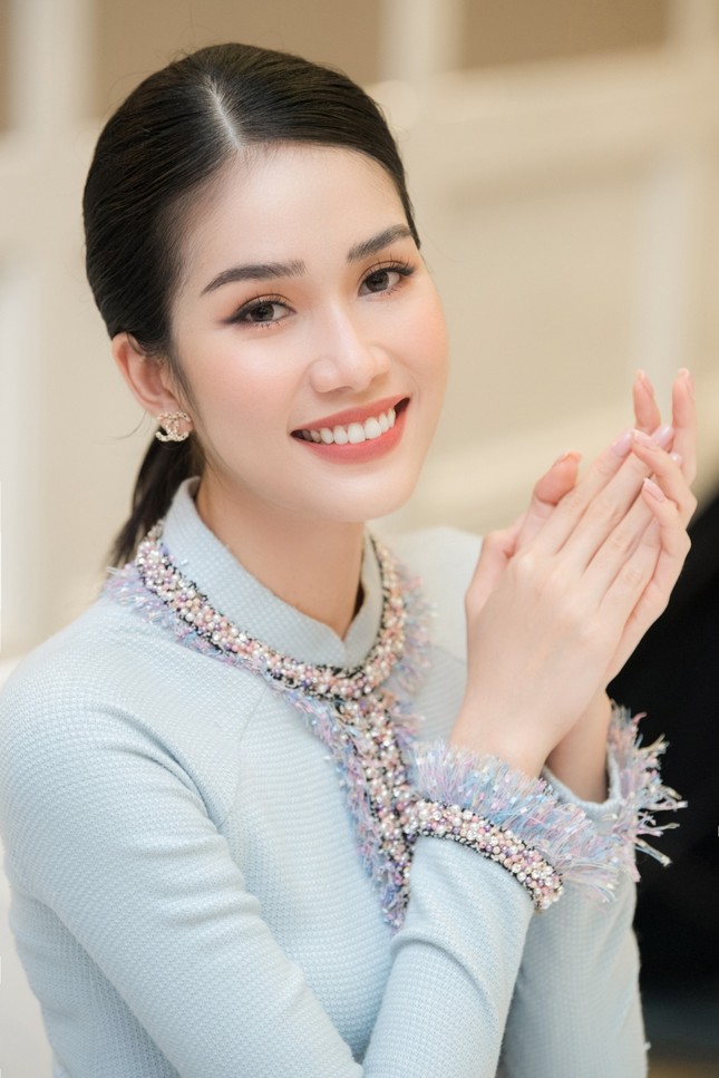 Á hậu Phương Anh lần đầu làm MC, “bắn” song ngữ Anh-Pháp cực đỉnh cùng chính khách quốc tế ảnh 7