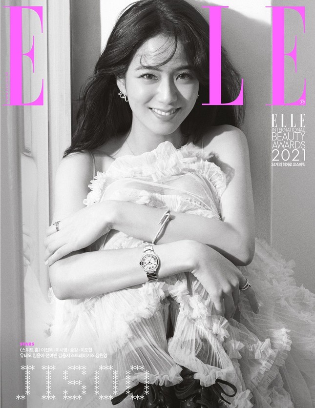 “Mở hàng” bìa ELLE Hàn 2021, Jisoo BLACKPINK khiến fan bất ngờ với nhiều phong cách ảnh 2