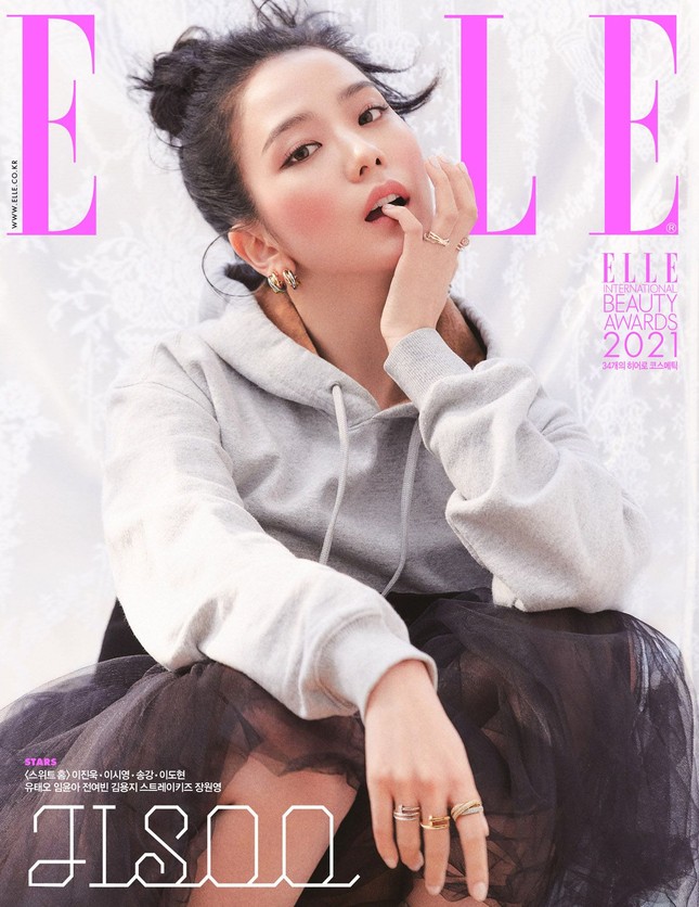 “Mở hàng” bìa ELLE Hàn 2021, Jisoo BLACKPINK khiến fan bất ngờ với nhiều phong cách ảnh 4