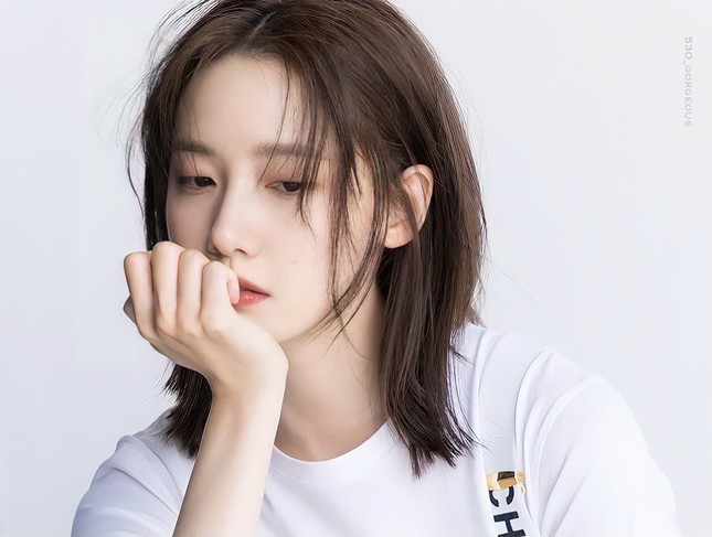“Tường thành nhan sắc” Yoona mặc gì trong bộ ảnh mới mà được khen “đẹp trai” như nam thần? ảnh 9