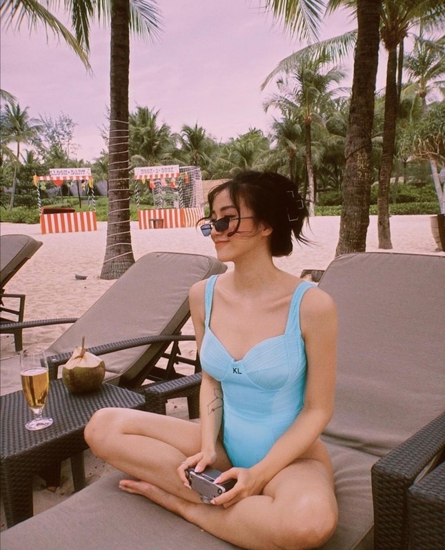 Huyền My, Bảo Anh, Hoàng Yến Chibi... diện bikini khoe dáng gây sốt MXH tuần đầu năm mới ảnh 7