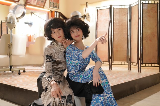 Ngọc Trinh cosplay thành đóa hồng đỏ thắm nhưng lại gây hiệu ứng ngược vì điều cơ bản này ảnh 5