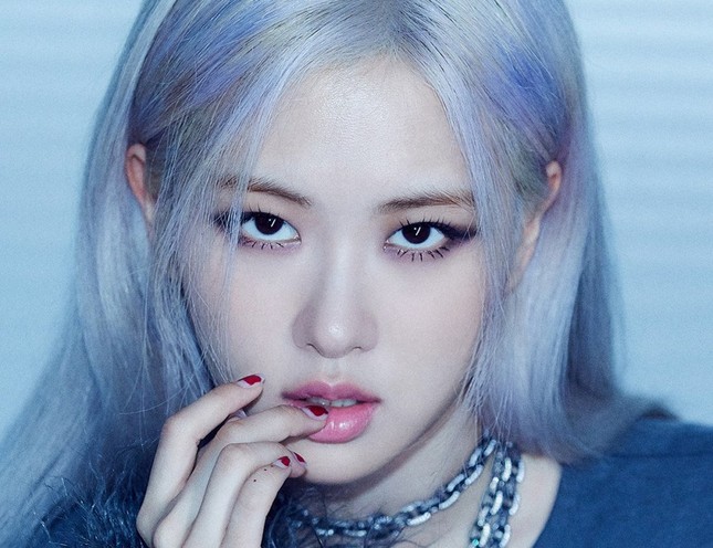 Ảnh tốt nghiệp của Rosé BLACKPINK gây tranh cãi lớn, khiến cô nàng dính nghi án dao kéo? ảnh 2