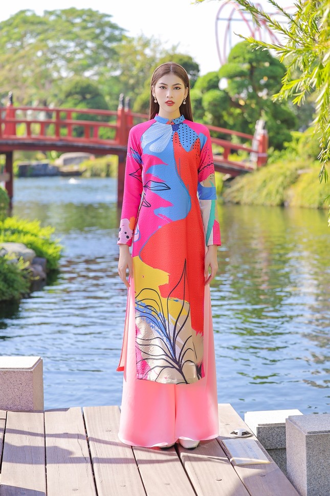 Á hậu Phương Anh, Ngọc Thảo khoe sắc vóc rạng rỡ trong BST áo dài đón Tết Tân Sửu ảnh 4