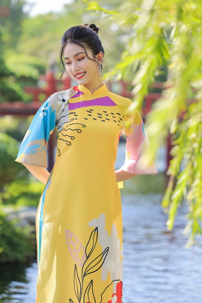 Á hậu Phương Anh, Ngọc Thảo khoe sắc vóc rạng rỡ trong BST áo dài đón Tết Tân Sửu ảnh 5