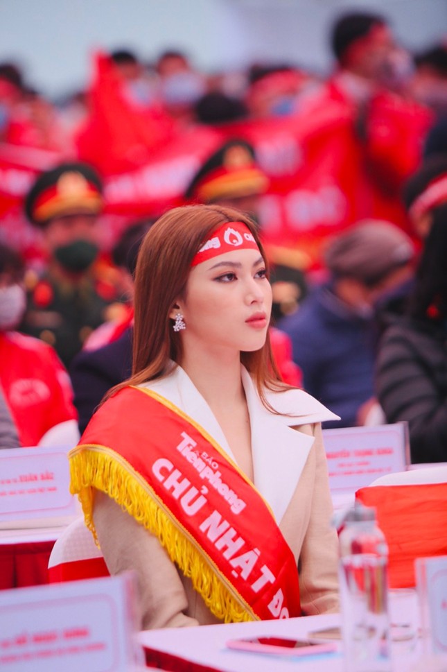 Hoa hậu Đỗ Thị Hà cùng hai Á hậu lan tỏa thông điệp nhân văn của ngày Chủ Nhật Đỏ ảnh 5