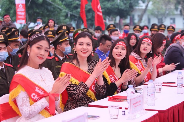 Hoa hậu Đỗ Thị Hà cùng hai Á hậu lan tỏa thông điệp nhân văn của ngày Chủ Nhật Đỏ ảnh 6