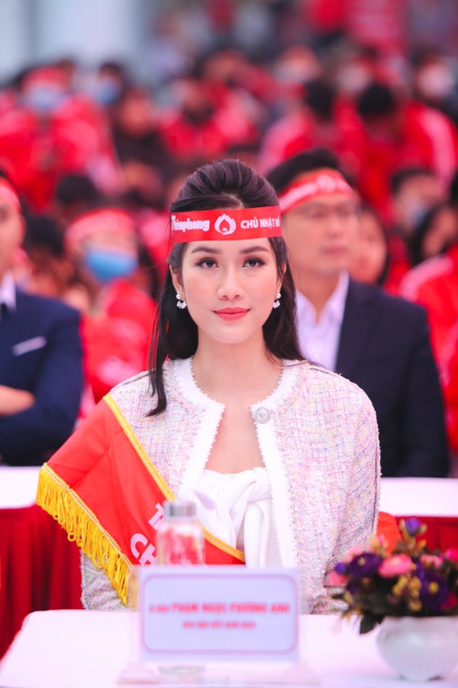 Hoa hậu Đỗ Thị Hà cùng hai Á hậu lan tỏa thông điệp nhân văn của ngày Chủ Nhật Đỏ ảnh 4