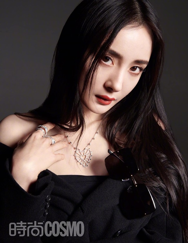 Dương Mịch xuất hiện trên bìa Cosmopolitan Trung với 2 sắc thái, trong đó concept với Doraemon đáng yêu cực ảnh 12