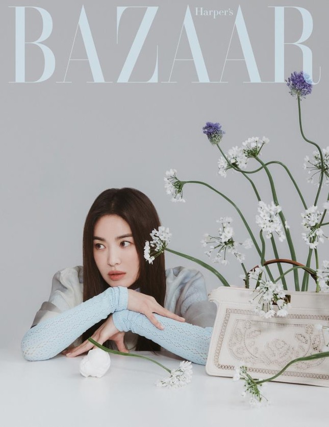 Song Hye Kyo chính thức trở thành đại sứ thương hiệu của FENDI, khoe bộ ảnh đẹp như “thiếu nữ mùa Xuân” ảnh 6