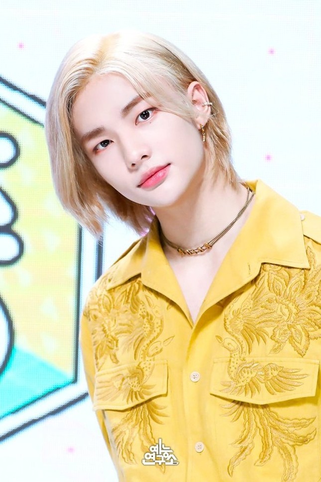 Bạn sẽ chọn chỗ ngồi nào trên chuyến xe buýt toàn các nam idol sở hữu visual hàng đầu K-Pop? ảnh 5