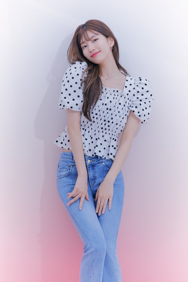 Các “nữ thần” cùng tung bộ ảnh thời trang, Suzy liệu có thần thái hơn Jisoo (BLACKPINK) và Song Hye Kyo? ảnh 7