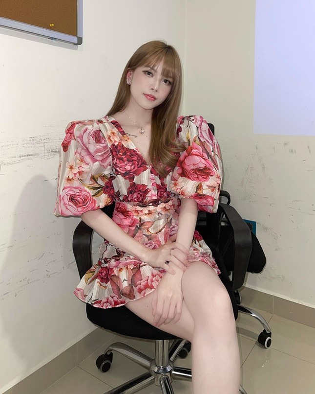Đổi style "bánh bèo" nhưng không hề yếu đuối, netizen khen "Thiều Bảo Trâm đẹp nhất khi không thuộc về ai" ảnh 5