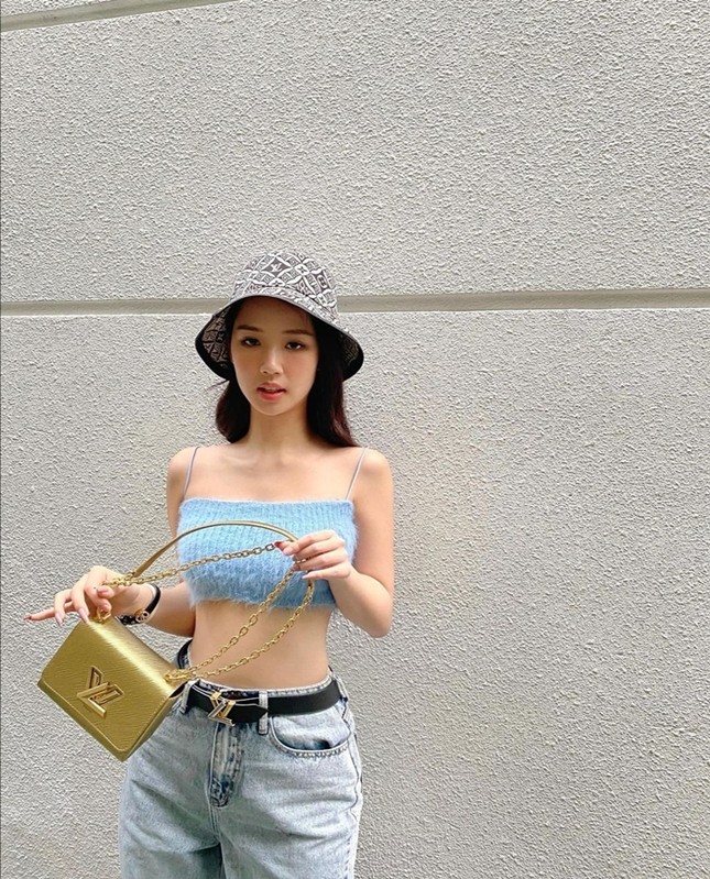 Kiểu áo này có gì đặc biệt mà Á hậu Phương Anh, Ngọc Trinh, Chi Pu đều thích mê? ảnh 7