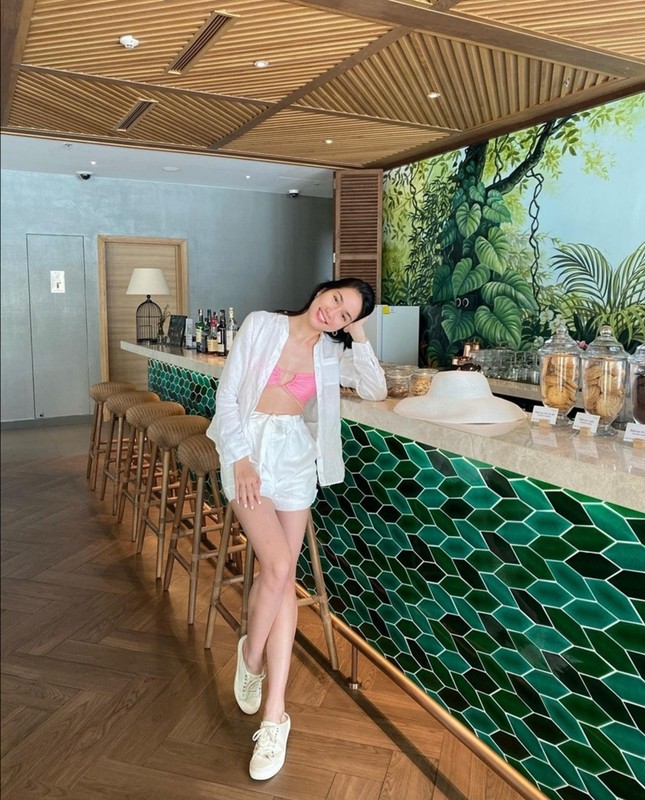 Chưa đến mùa Hè mà dàn mỹ nhân Việt đã tưng bừng diện đồ bơi khoe khéo dáng chuẩn ảnh 3