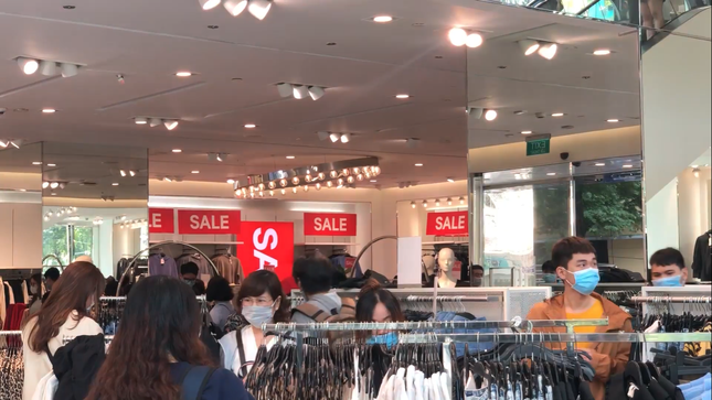 Bạn đã "săn" được món hời nào trong đại tiệc mua sắm lớn nhất năm “Black Friday” chưa? ảnh 5
