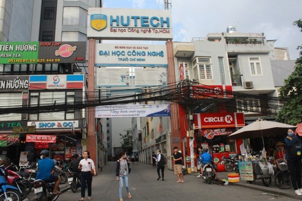COVID-19 trở lại “đánh thẳng” vào học đường, học sinh sinh viên tại TP.HCM cần làm gì? ảnh 1
