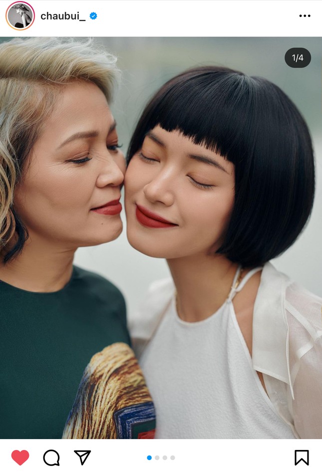 Sao Việt đầu năm: Mỹ Tâm khoe sắc trong váy vàng rực rỡ, Sơn Tùng M-TP chuẩn "soái ca" bên em trai ảnh 3