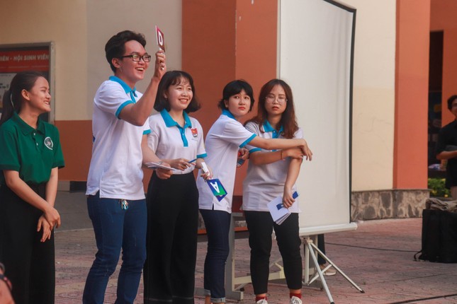 Sinh viên Nhân văn hào hứng tham gia chuỗi hoạt động kỷ niệm 90 năm thành lập Đoàn ảnh 2