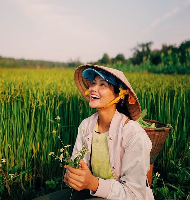 Không chỉ đưa bạn trai về ra mắt, H'Hen Niê còn tính đến chuyện cưới xin ảnh 4