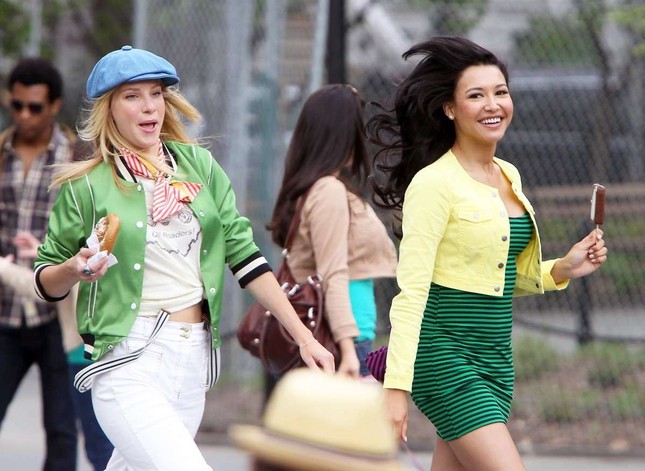 Bạn diễn trong phim "Glee" mong muốn được tham gia tìm kiếm Naya Rivera cùng cảnh sát ảnh 1