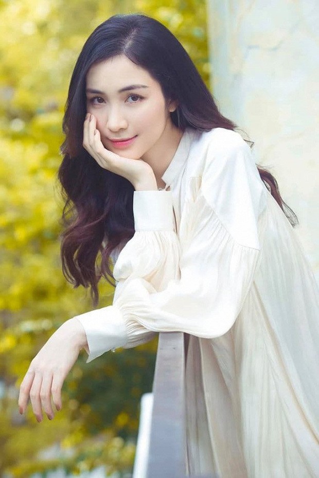 Hòa Minzy tự tay vào bếp làm bánh Trung Thu và phản ứng “lầy lội” của bạn trai ảnh 1