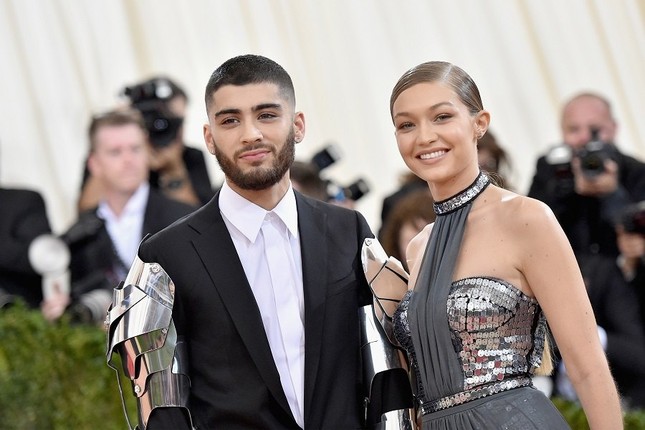 Gigi Hadid và Zayn Malik chính thức đón con gái đầu lòng chào đời ảnh 3