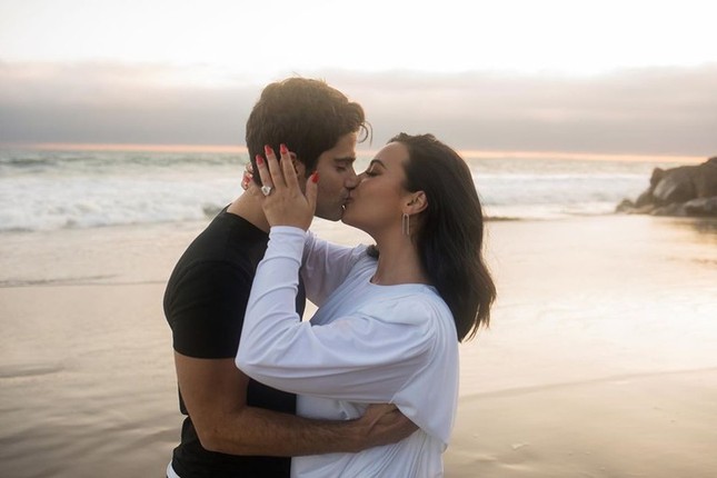 Cứ ngỡ đã "chốt sổ", ai ngờ Demi Lovato đột ngột chia tay hôn phu sau 2 tháng đính hôn ảnh 1