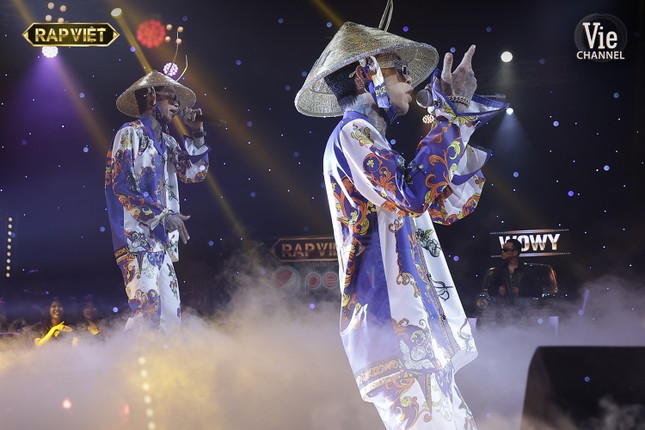 Là thí sinh đầu tiên bước vào vòng Chung kết “Rap Việt”, Dế Choắt gây tranh cãi vì lạc đề? ảnh 1