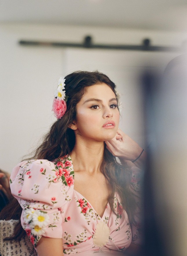 Nếu trái tim bạn đang “tan vỡ”, hãy xem ngay MV mới của Selena Gomez để được chữa lành! ảnh 3