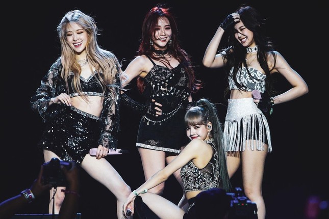 Vượt mặt Ariana Grande và nhiều sao lớn khác, BLACKPINK xác lập kỷ lục mới trên YouTube ảnh 1